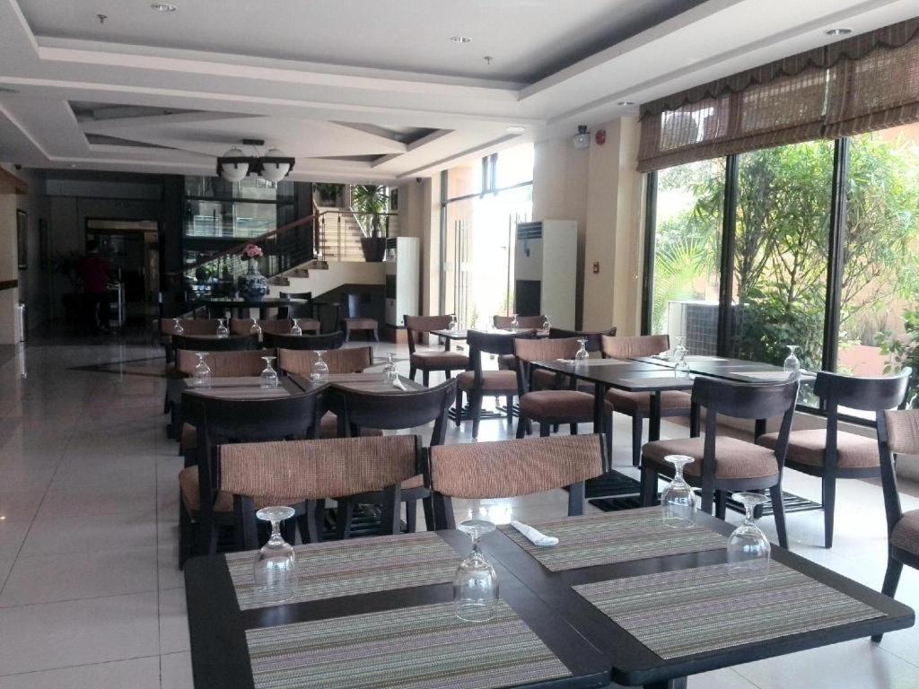 Hotel Ariana Bauang Exterior photo